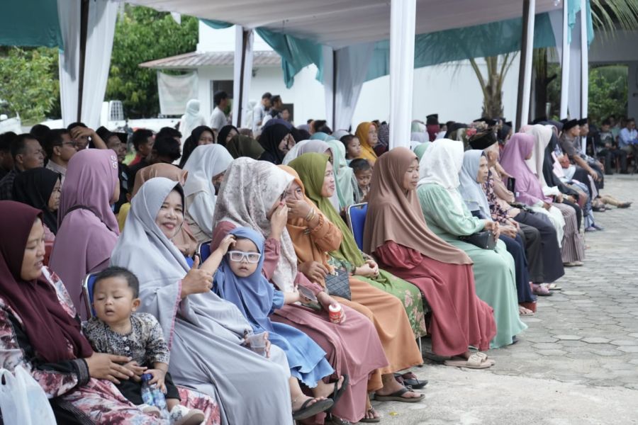 Bupati Suhardiman Amby Lepas 23 Jamaah Umroh Asal Kuansing