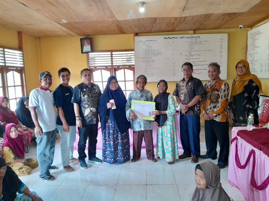 Salurkan 44 KPM Pj Kades Dusun Tuo, Semoga Masyarakat Terbantu