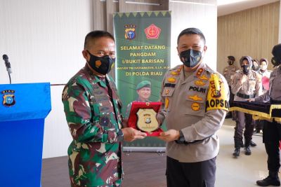 Kapolda Riau Terima Kunjungan Pangdam I Bukit Barisan
