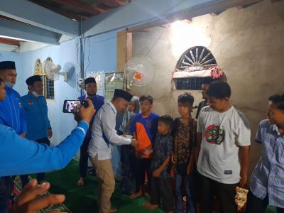 KNPI Provinsi Riau bersama KNPI Kabupaten Kampar berikan bantuan Sajadah, Al Quran dan Santunan Anak Yatim